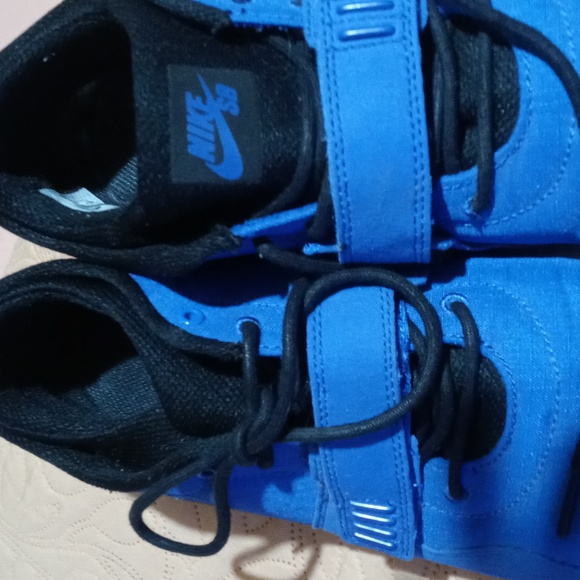 Nike's - Picture 6 of 6